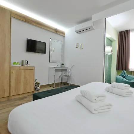 Piazza Πανσιόν Ζαντάρ